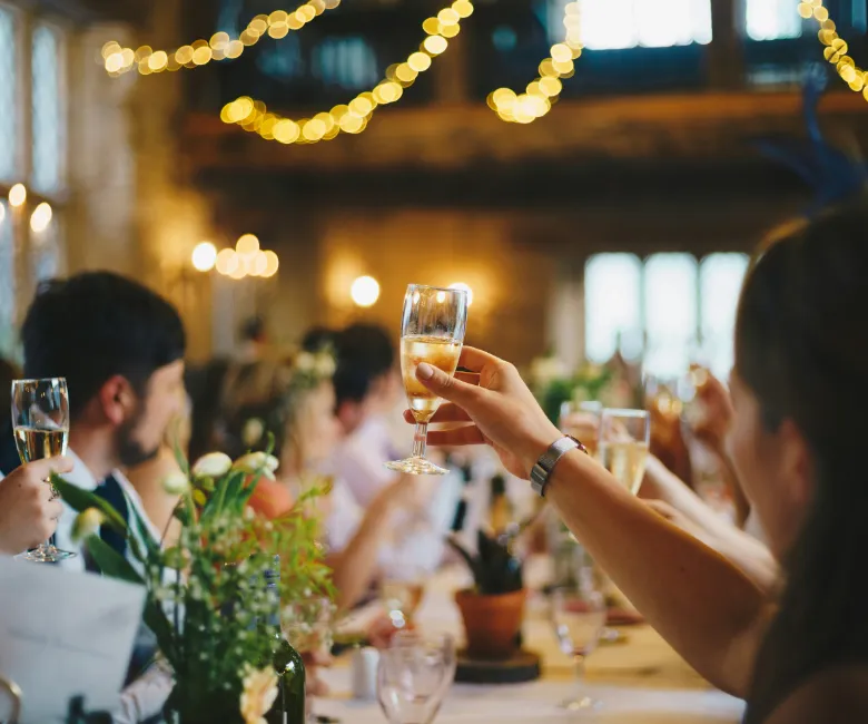 scene-wedding-party